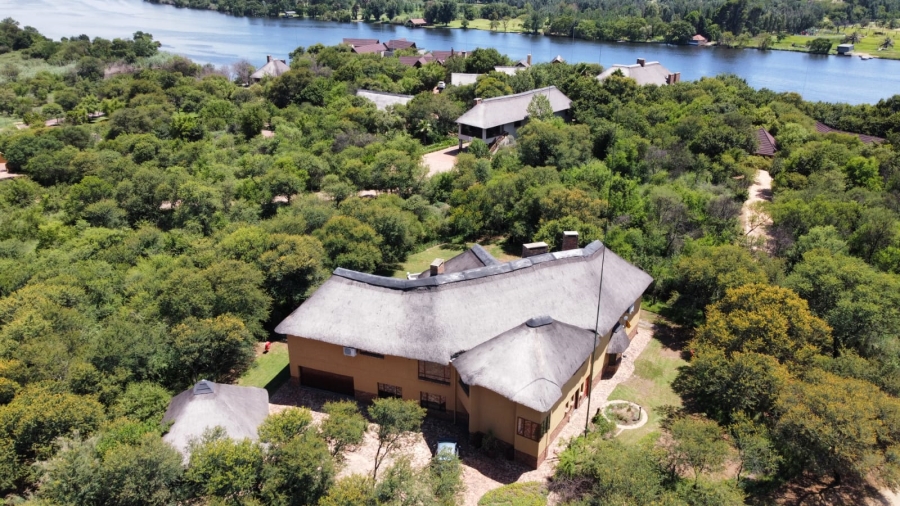 5 Bedroom Property for Sale in Boschenvaal River Front Lodges Free State